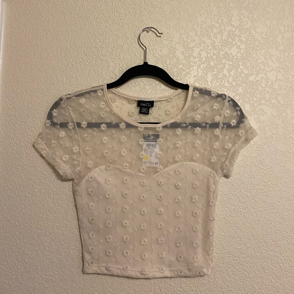 floral mesh // cream crop-top 💌